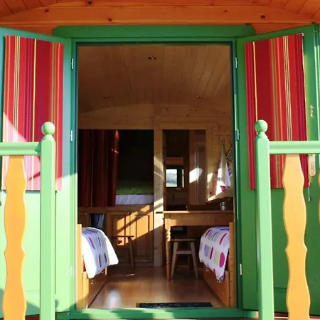 Hébergement de vacances Grand Pré ! Et La Roulotte De *