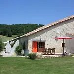 Hébergement de vacances Grand Pré ! Et La Roulotte De Roquecor
