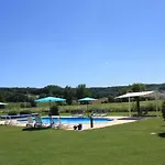 Grand Pré ! Et La Roulotte De Hébergement de vacances