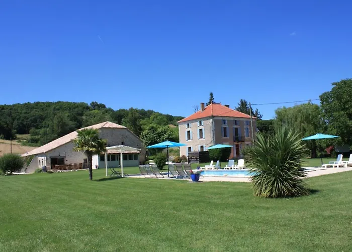 Feriehus Grand Pre ! Et La Roulotte De Roquecor