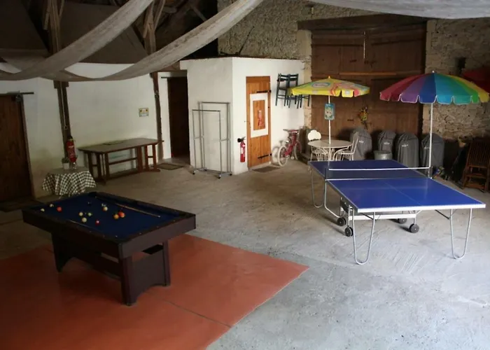 Dom wakacyjny Grand Pre ! Et La Roulotte De *